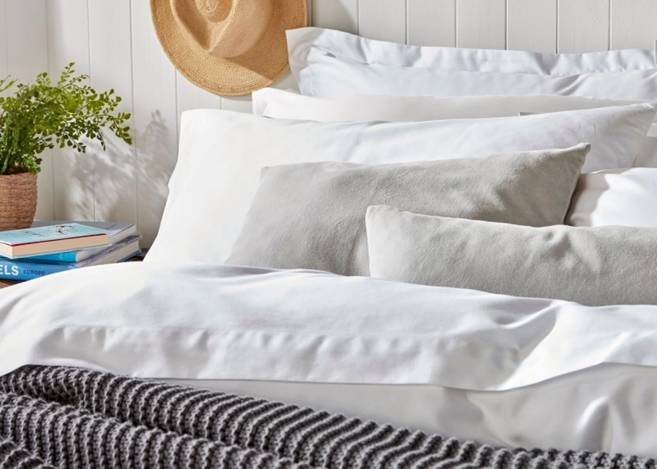 Christy Luxury 400 Thread Count Sateen Cotton Bedsheet – Classic White - Image 4